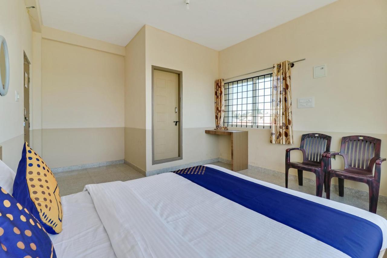 Spot On 76940 Sri Annapoorneshwari Residency Boarding & Lodging Hotel Hassan Buitenkant foto
