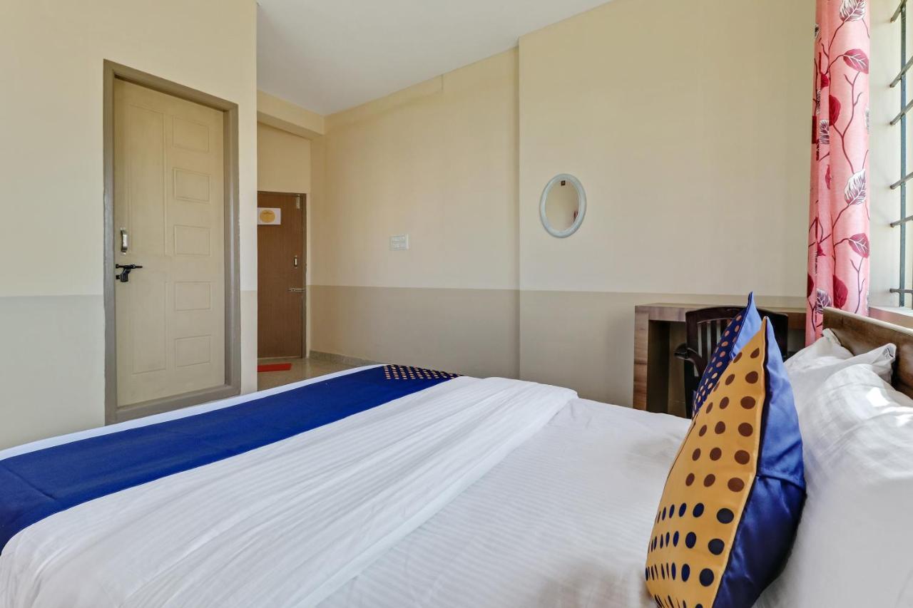 Spot On 76940 Sri Annapoorneshwari Residency Boarding & Lodging Hotel Hassan Buitenkant foto