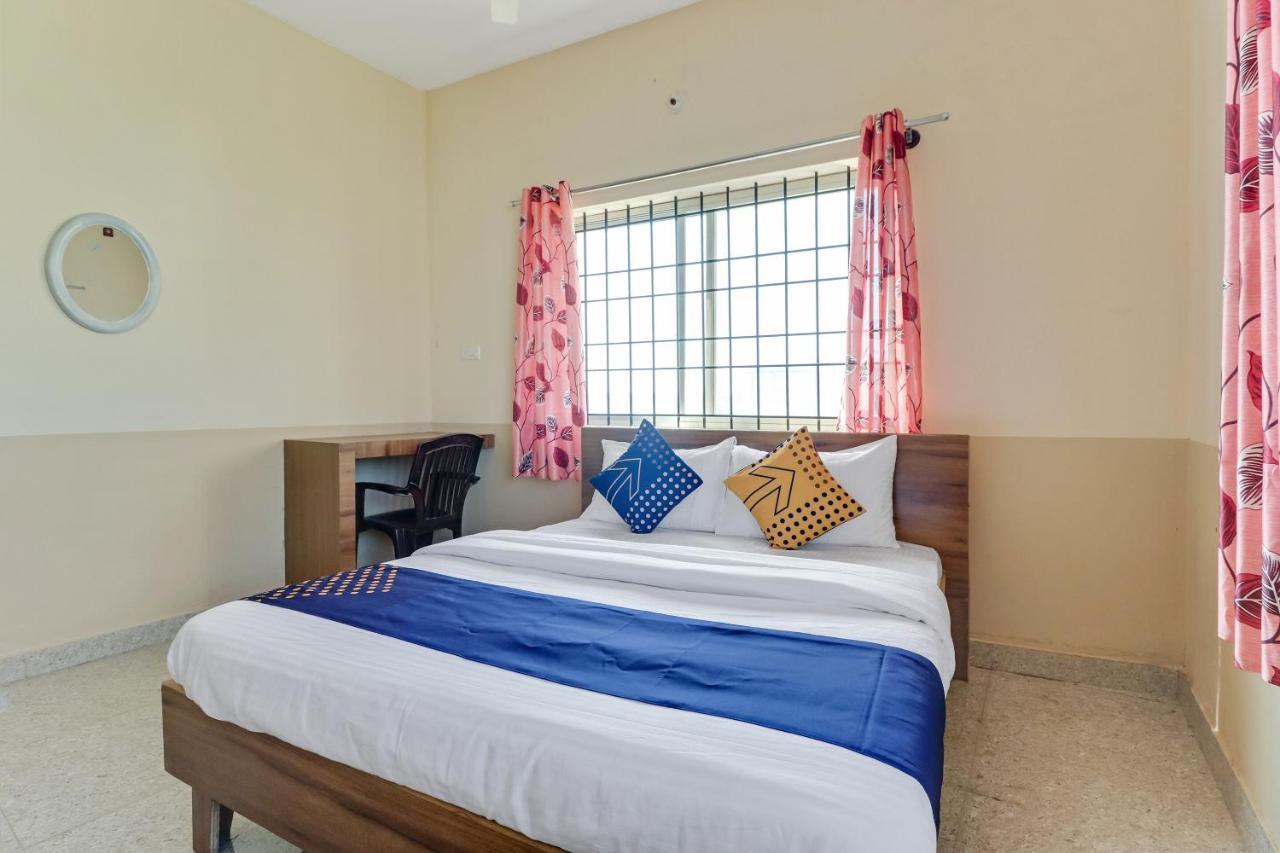 Spot On 76940 Sri Annapoorneshwari Residency Boarding & Lodging Hotel Hassan Buitenkant foto