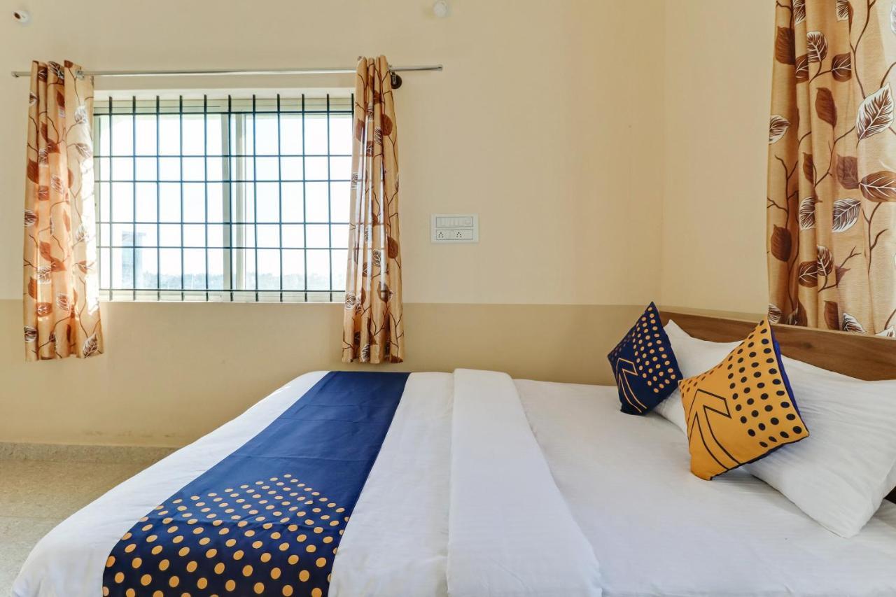 Spot On 76940 Sri Annapoorneshwari Residency Boarding & Lodging Hotel Hassan Buitenkant foto
